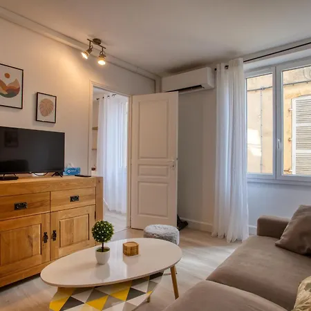 2 Pieces Climatise, 100m Du Centre, 