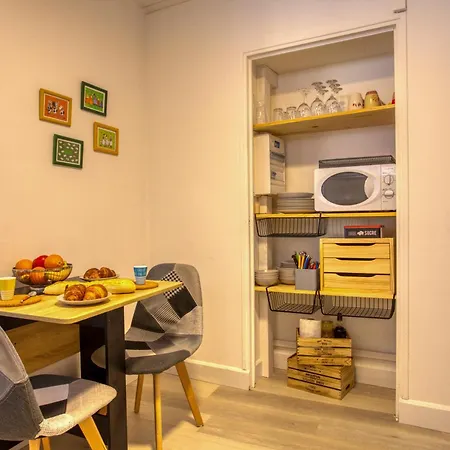 Apartamento 2 Pieces Climatise, 100m Du Centre, 
